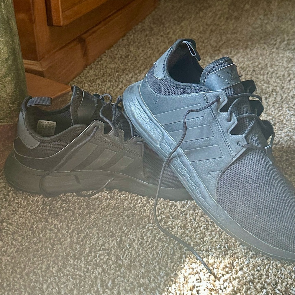 Adidas Men's Triple Black Sneakers